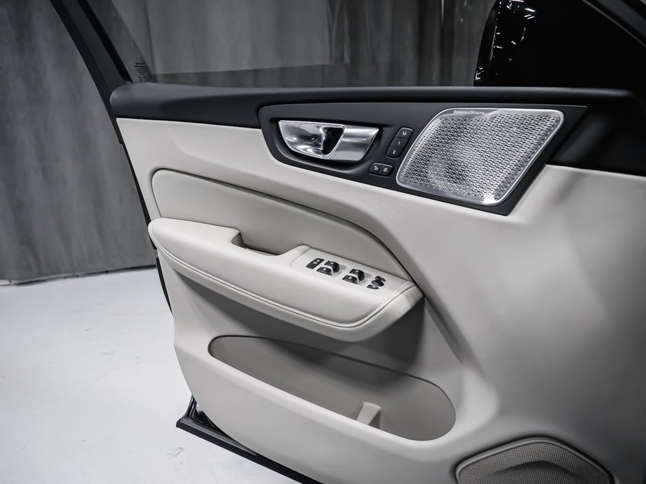 Volvo XC60 Plug-in hybrid Ultra 2026-9