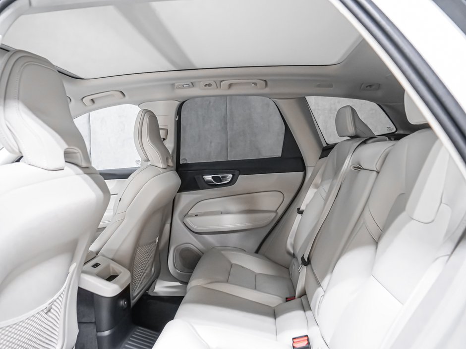 Volvo XC60 Plug-in hybrid Ultra (Dark Theme) 2027-13