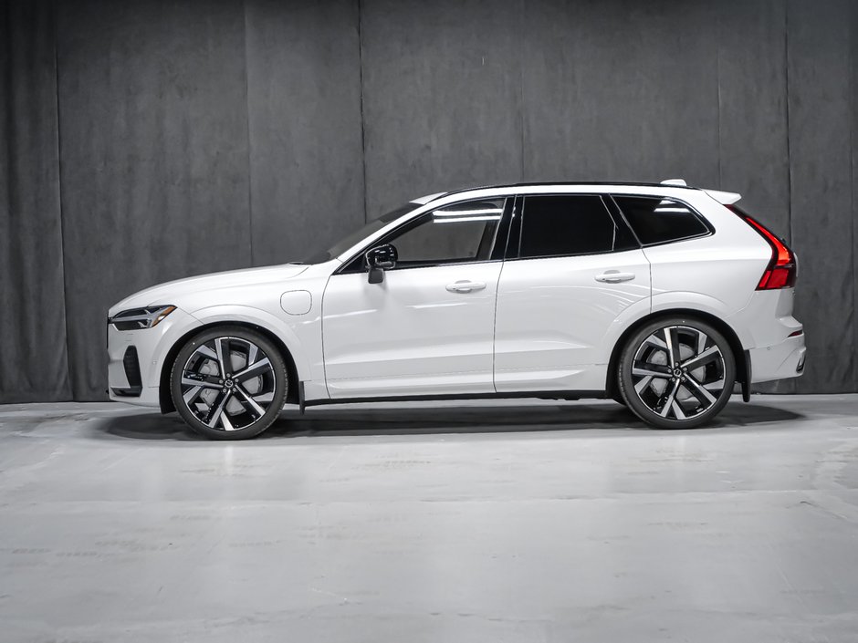 Volvo XC60 Plug-in hybrid Ultra (Dark Theme) 2027-2