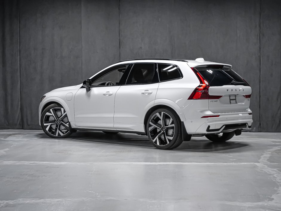 Volvo XC60 Plug-in hybrid Ultra (Dark Theme) 2027-3