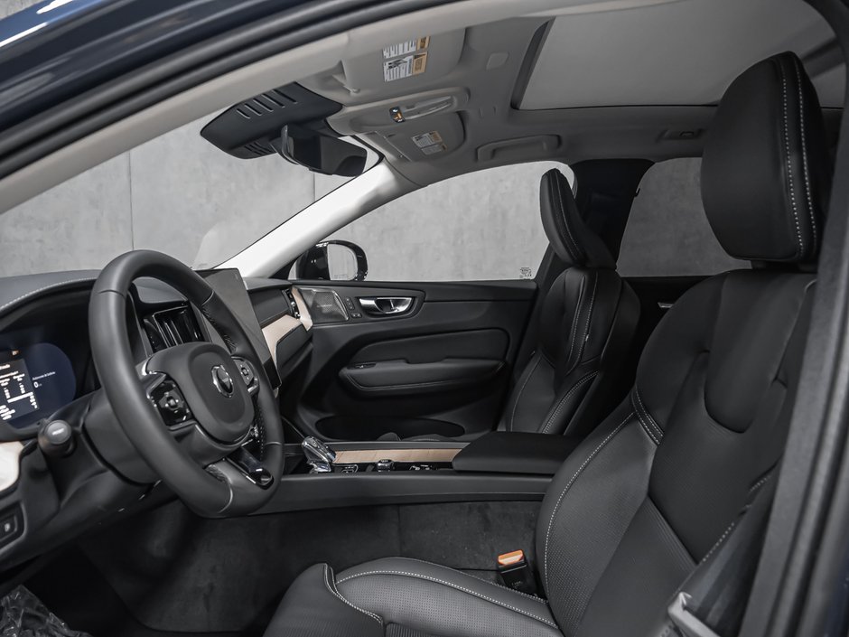 2027 Volvo XC60 Plug-in hybrid Ultra (Dark Theme)-10