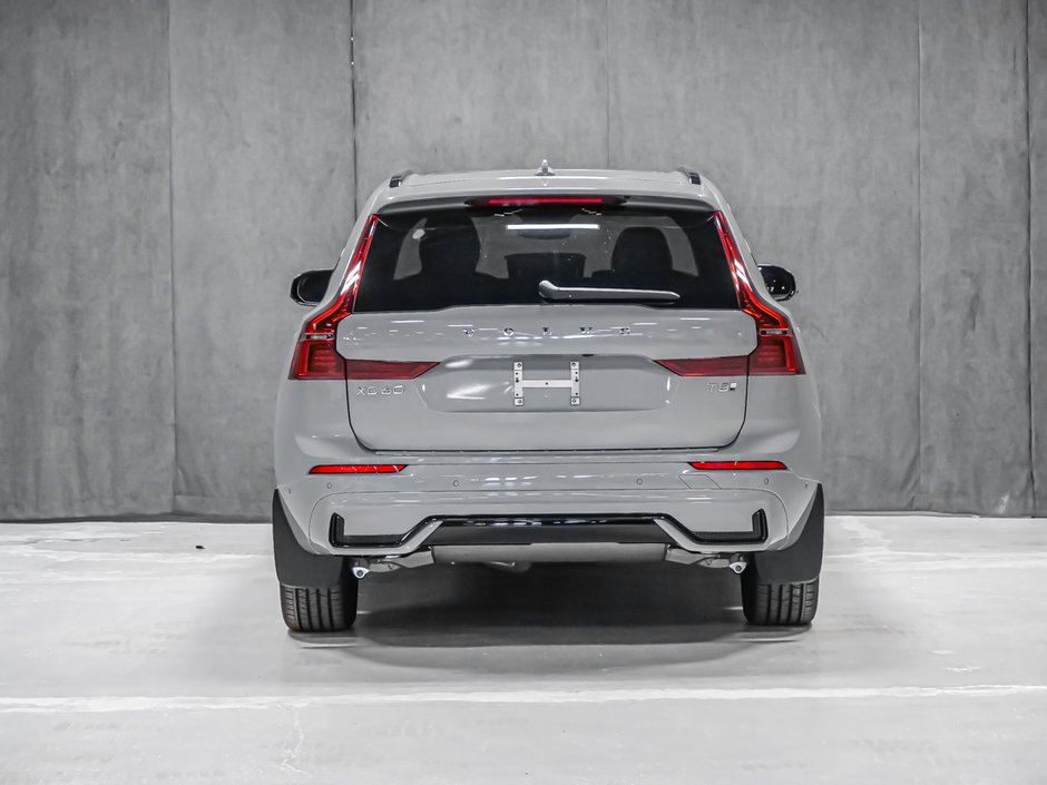 2027 Volvo XC60 Plug-in hybrid Ultra (Dark Theme)-4