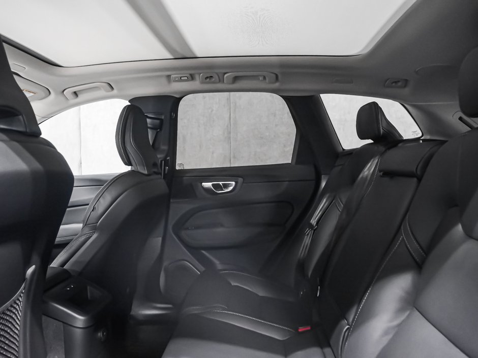 Volvo XC60 Plug-in hybrid Ultra (Dark Theme) 2027-11