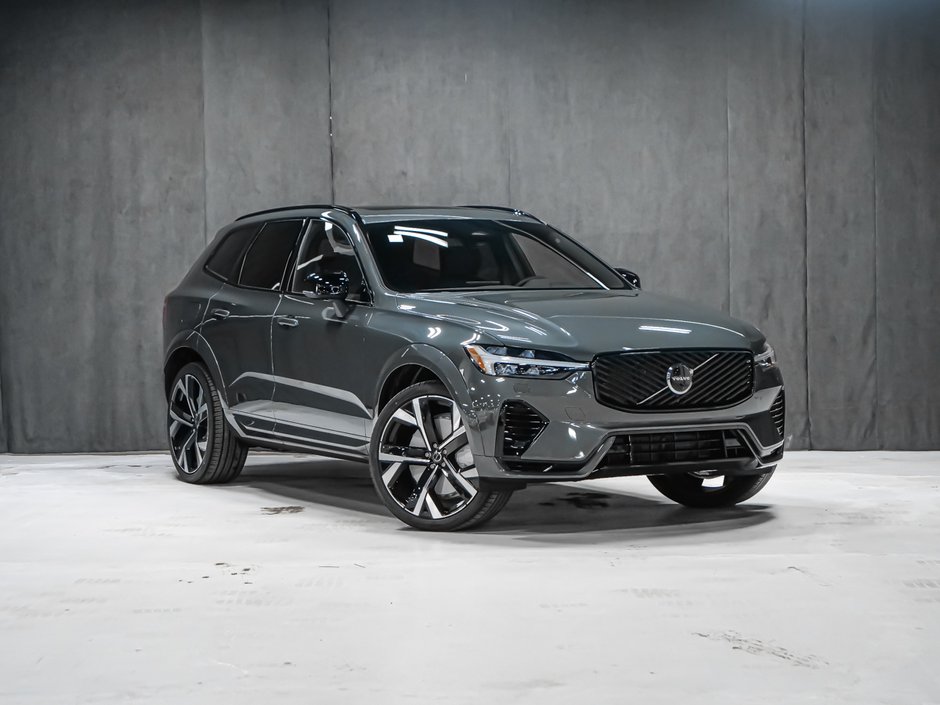 2027 Volvo XC60 Plug-in hybrid Ultra (Dark Theme)-1