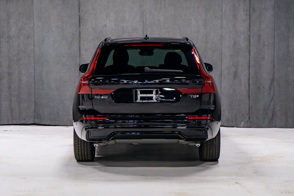 2027 Volvo XC60 Plug-in hybrid Ultra (Dark Theme)-4