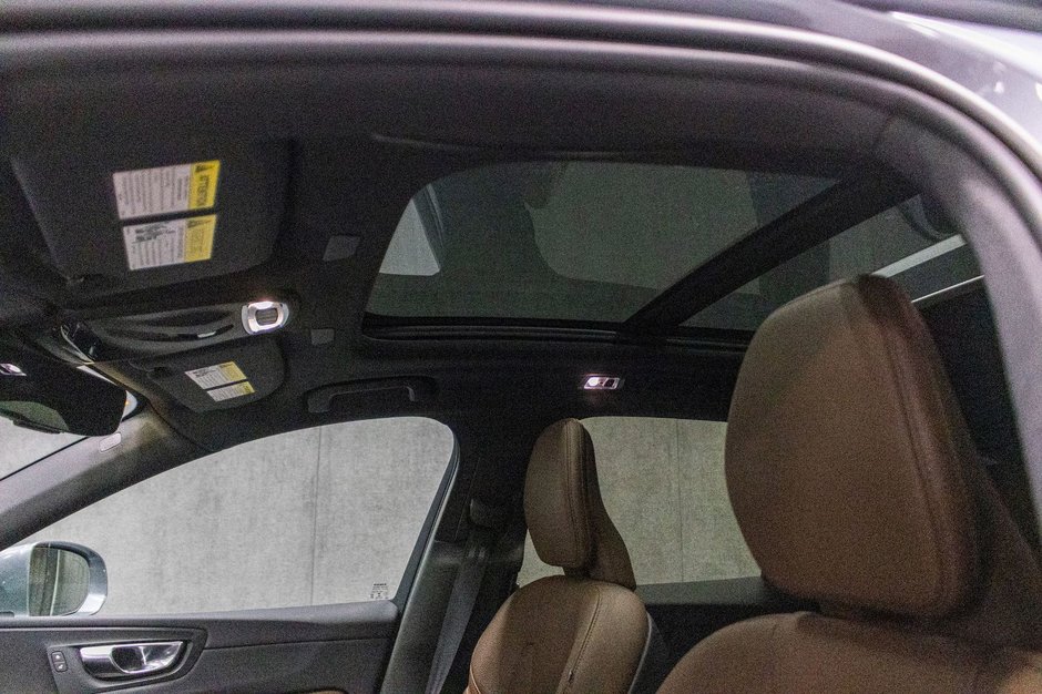 2021 Volvo XC60 Recharge T8 INSCIPTION EXPRESSION ADVANCED CLIMATE PREMIUM-22