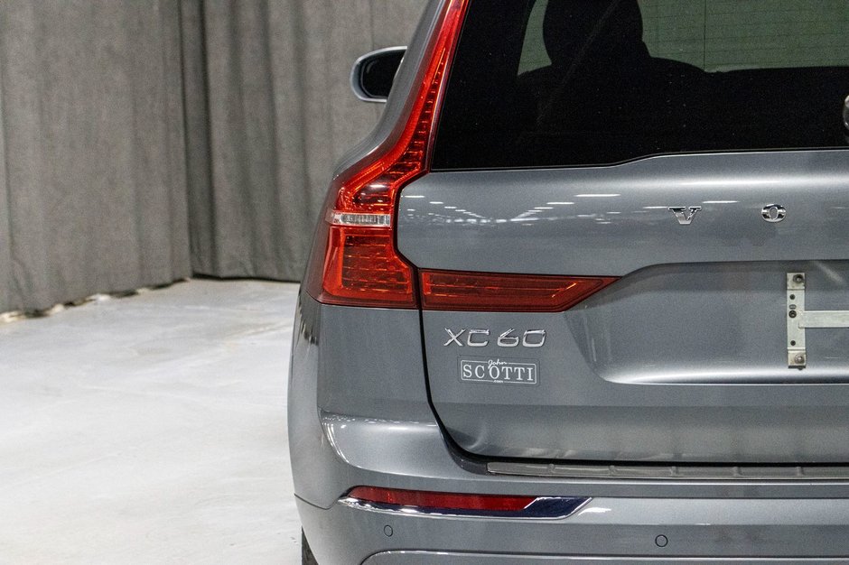 2021 Volvo XC60 Recharge T8 INSCIPTION EXPRESSION ADVANCED CLIMATE PREMIUM-28