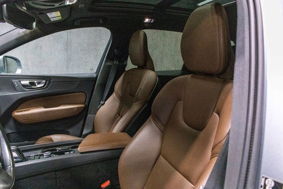 2021 Volvo XC60 Recharge T8 INSCIPTION EXPRESSION ADVANCED CLIMATE PREMIUM-21