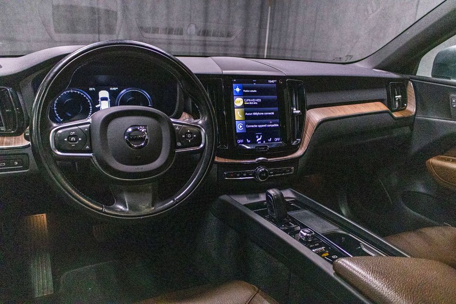 2021 Volvo XC60 Recharge T8 INSCIPTION EXPRESSION ADVANCED CLIMATE PREMIUM-6