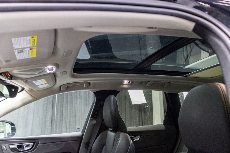 2021 Volvo XC60 Recharge T8 INSCRIPTION EXPRESSION PREMIUM CLIMATE-16