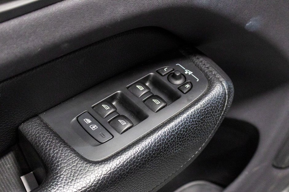 2021 Volvo XC60 Recharge T8 INSCRIPTION EXPRESSION PREMIUM CLIMATE-18