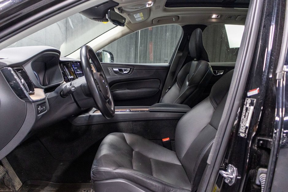 2021 Volvo XC60 Recharge T8 INSCRIPTION EXPRESSION PREMIUM CLIMATE-13