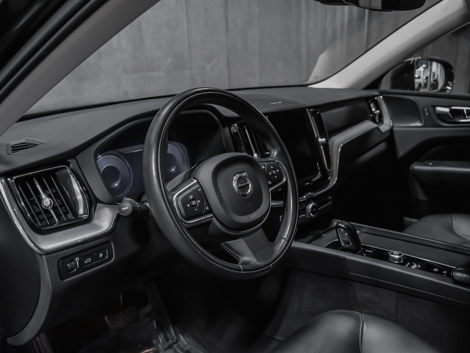 2021 Volvo XC60 Recharge T8 INSCRIPTION EXPRESSION ADVANCED CLIMATE PREMIUM-8