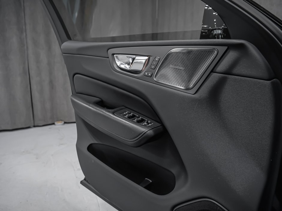 2021 Volvo XC60 Recharge T8 INSCRIPTION EXPRESSION ADVANCED CLIMATE PREMIUM-9