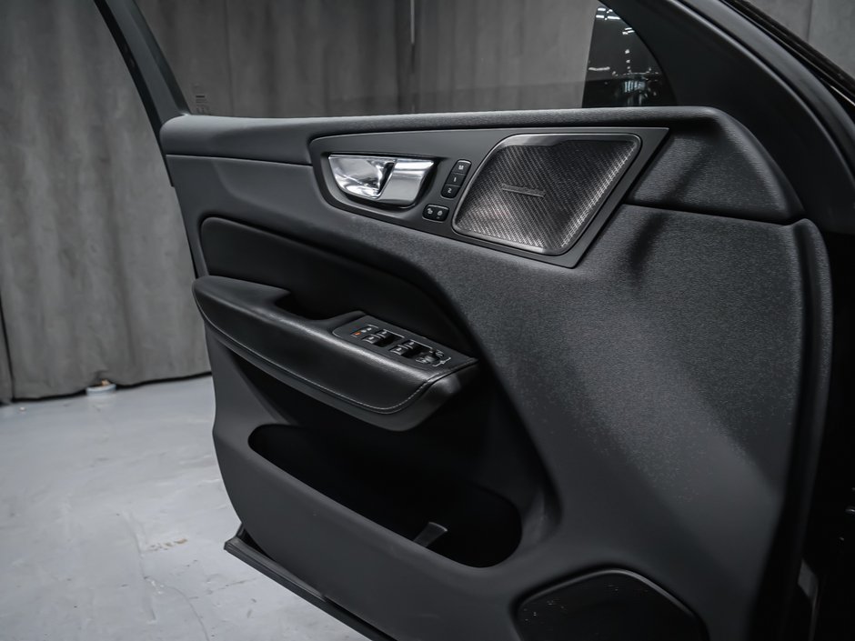 Volvo XC60 Recharge T8 INSCRIPTION EXPRESSION CLIMATE PREMIUM HARMAN 2021-9