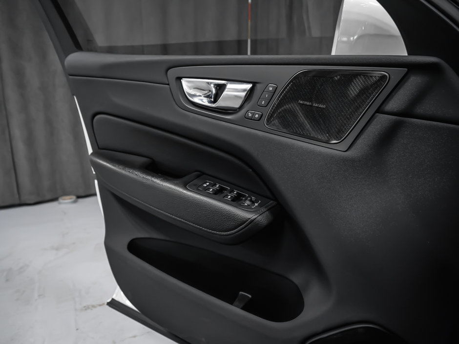 2022 Volvo XC60 Recharge Inscription Expression-9