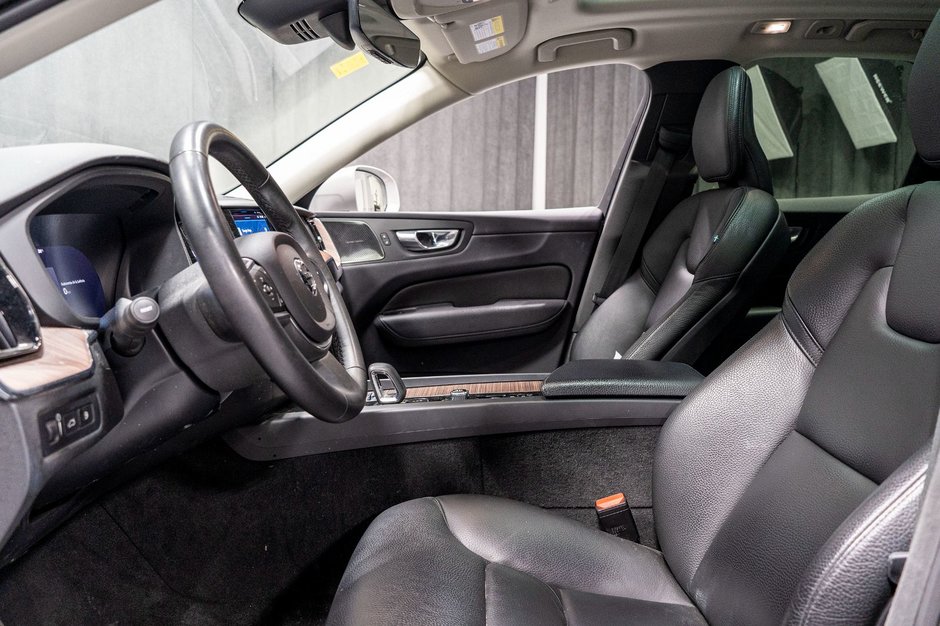 2022 Volvo XC60 Recharge T8 INSCRIPTION EXPRESSION CLIMATE PREMIUM HARMAN-12