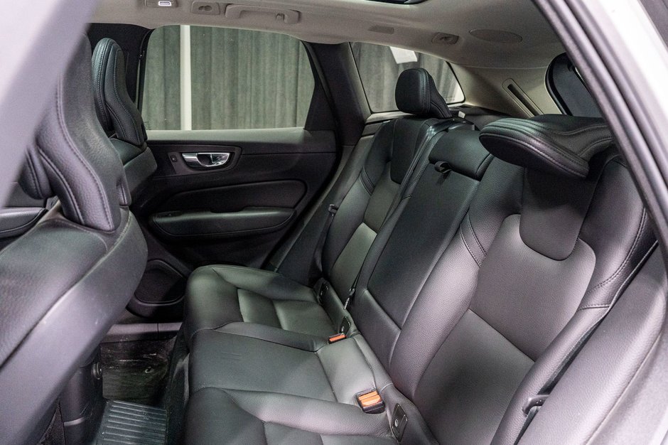 2022 Volvo XC60 Recharge T8 INSCRIPTION EXPRESSION CLIMATE PREMIUM HARMAN-17