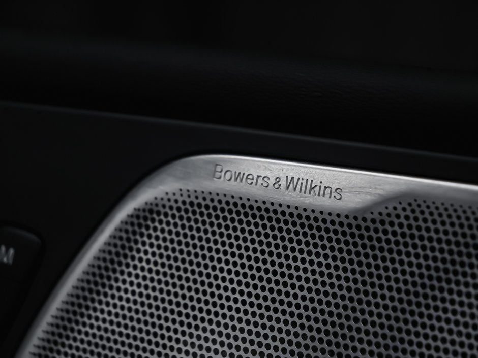 2022 Volvo XC60 Recharge T8 R-DESIGN CLIMATE BOWERS AIR SUSPENSION-11