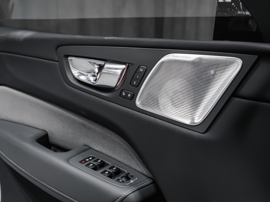 2022 Volvo XC60 Recharge T8 R-DESIGN CLIMATE BOWERS AIR SUSPENSION-10