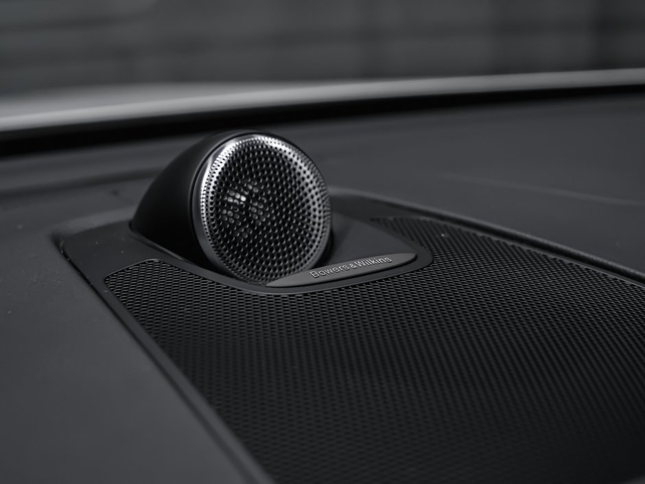 2022 Volvo XC60 Recharge T8 R-DESIGN CLIMATE BOWERS AIR SUSPENSION-12