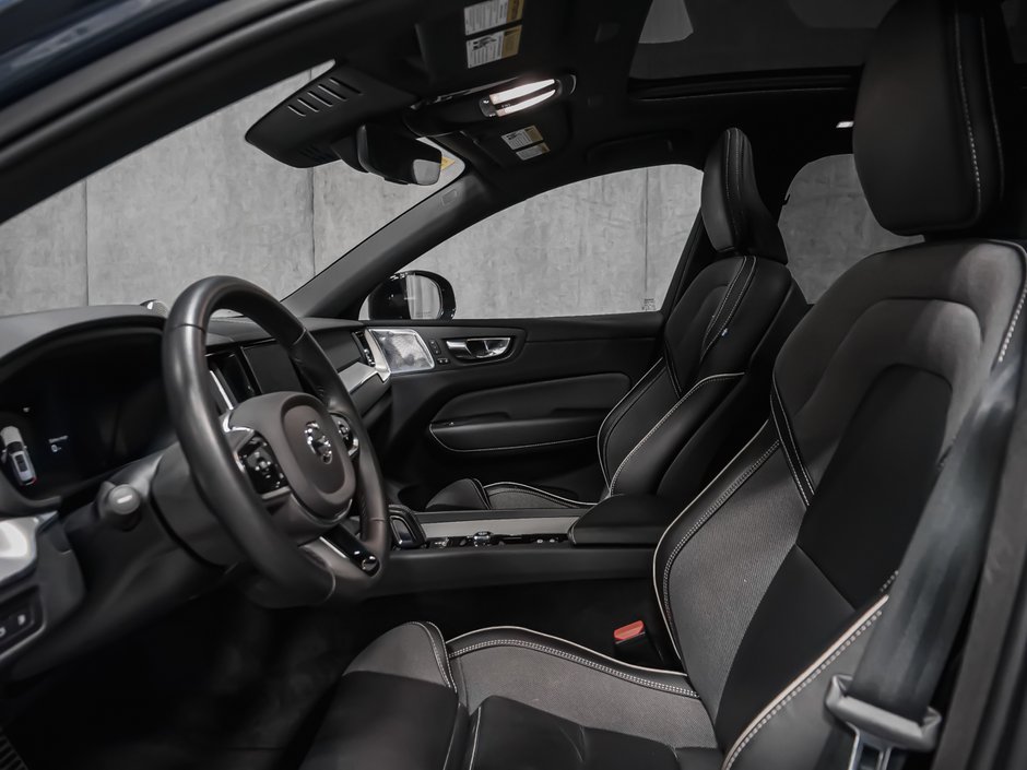 2022 Volvo XC60 Recharge R-Design, T8 AWD, Plug-In Hybrid-12