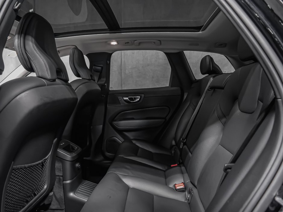 2022 Volvo XC60 Recharge INSCRIPTION EXPRESSION T8 AWD PLUG-IN HYBRID-13