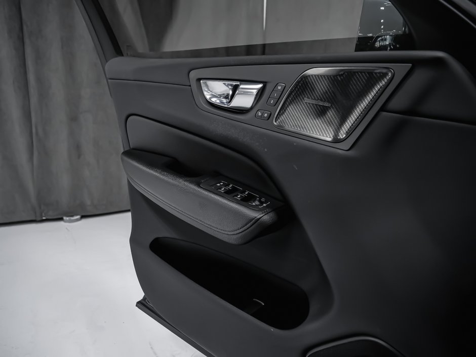 2022 Volvo XC60 Recharge T8 INSCRIPTION EXPRESSION  CLIMATE PREMIUM-9