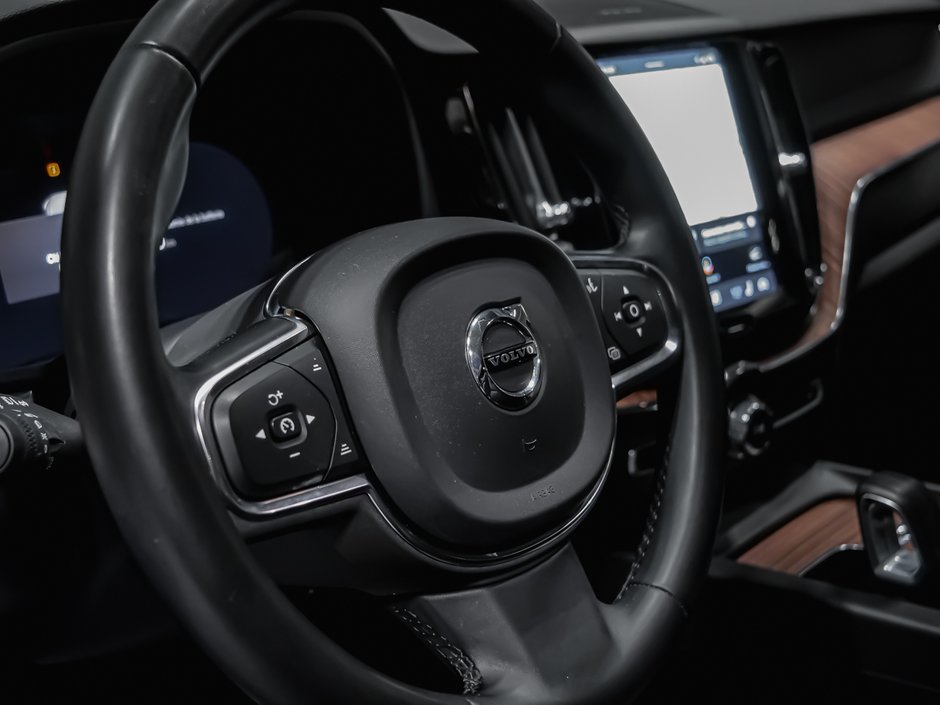 2022 Volvo XC60 Recharge T8 INSCRIPTION EXPRESSION  CLIMATE PREMIUM-8