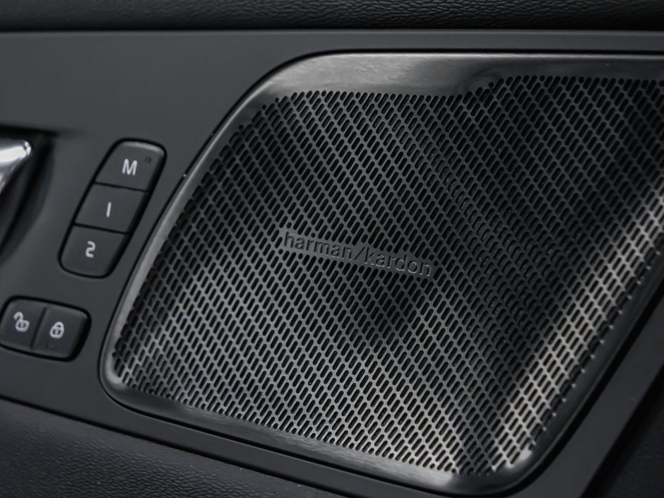 2022 Volvo XC60 Recharge T8 INSCRIPTION EXPRESSION  CLIMATE PREMIUM-10