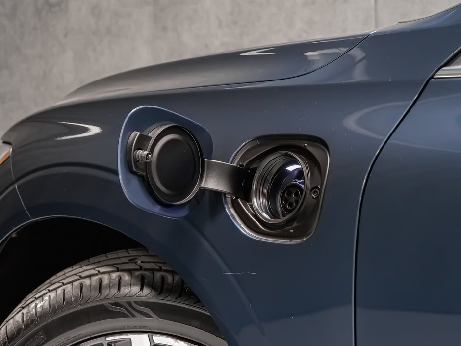 2022 Volvo XC60 Recharge T8 INSCRIPTION EXPRESSION  CLIMATE PREMIUM-4