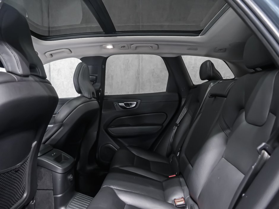 2022 Volvo XC60 Recharge T8 INSCRIPTION EXPRESSION  CLIMATE PREMIUM-13