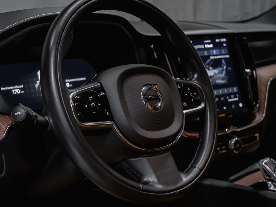 2022 Volvo XC60 Recharge T8 INSCRIPTION CLIMATE ADVANCED-6