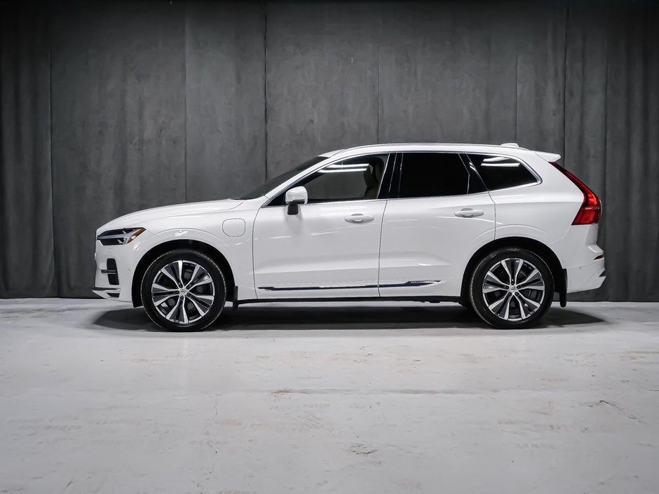2022 Volvo XC60 Recharge T8 INSCRIPTION CLIMATE ADVANCED-2