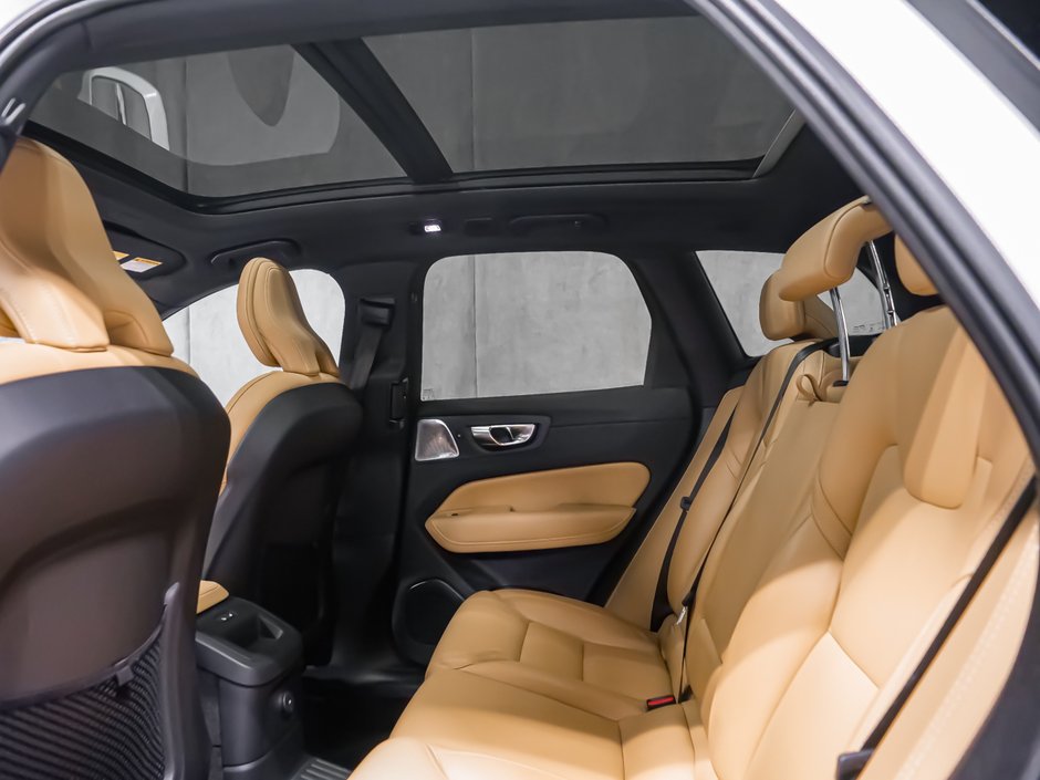 2022 Volvo XC60 Recharge T8 INSCRIPTION CLIMATE ADVANCED-12
