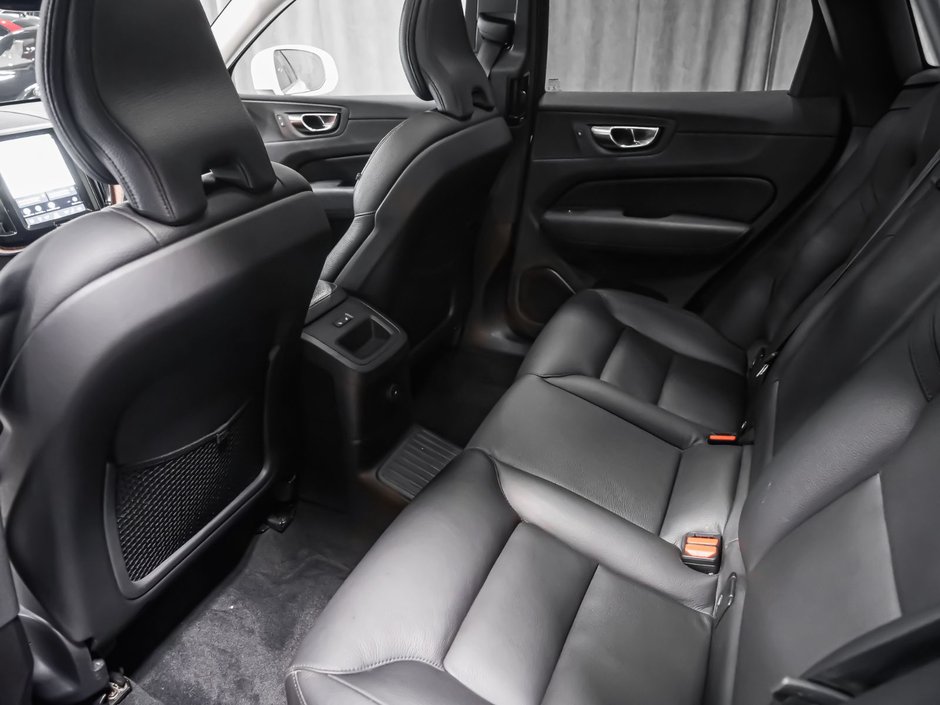2022 Volvo XC60 Recharge T8 INSCRIPTION EXPRESSION  CLIMATE PREMIUM-7