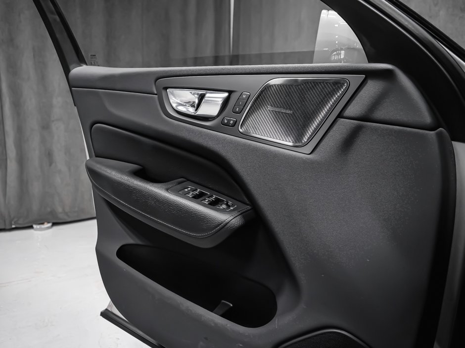 2022 Volvo XC60 Recharge Inscription Expression-9