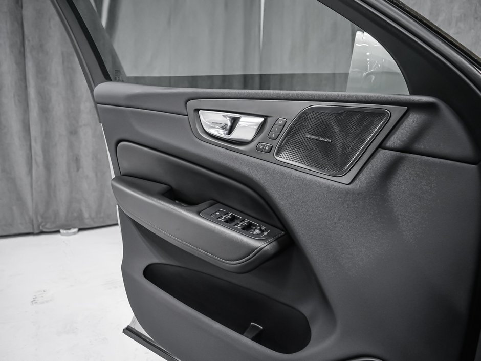 2022 Volvo XC60 Recharge Inscription Expression-7