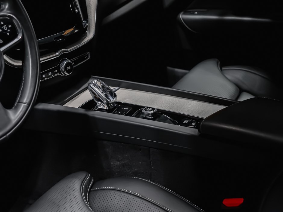 2022 Volvo XC60 Recharge T8 INSCRIPTION-6