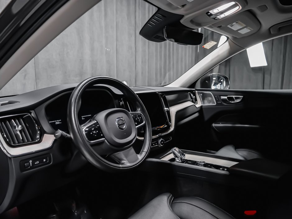 2022 Volvo XC60 Recharge T8 INSCRIPTION-5