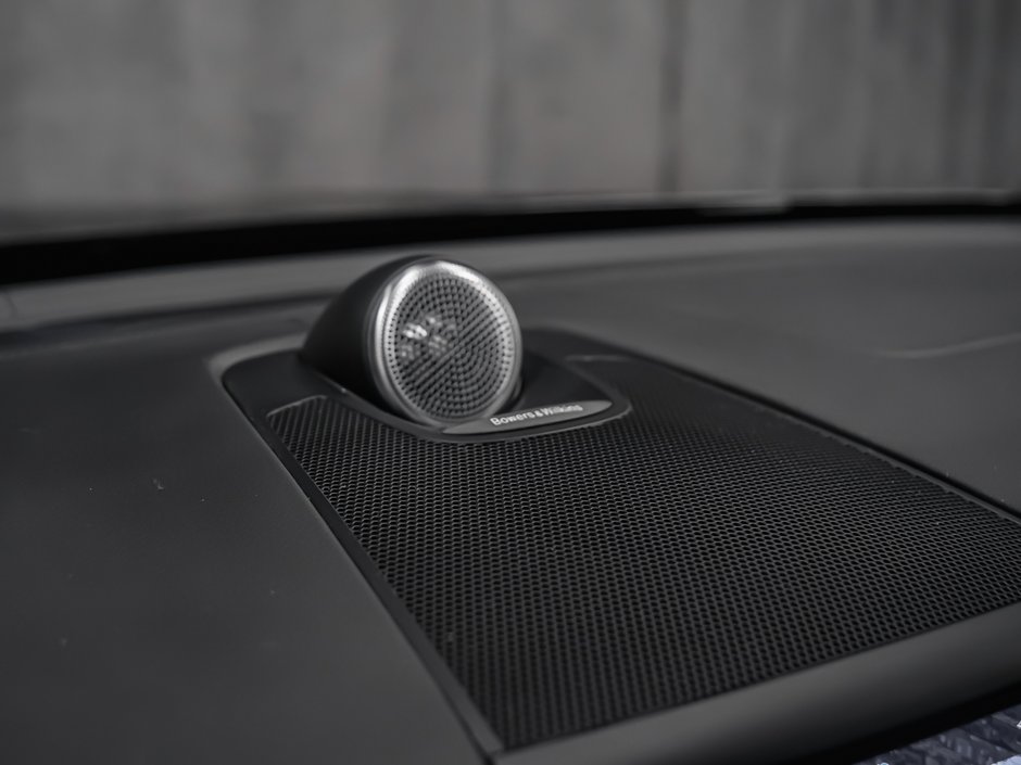 Volvo XC60 Recharge T8 ULTIMATE BRIGHT BOWERS 2023-11