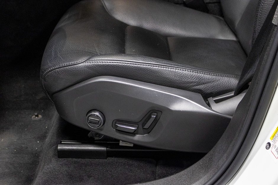 2024 Volvo XC60 Recharge T8 PLUS DARK CLIMATE HARMAN-14
