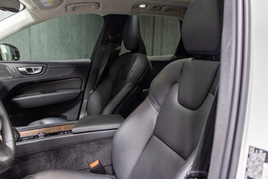 2024 Volvo XC60 Recharge T8 PLUS DARK CLIMATE HARMAN-15