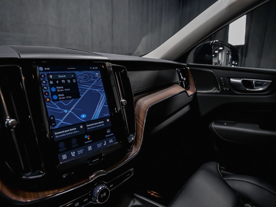 Volvo XC60 Recharge T8 AWD PLUG-IN HYBRID ULTIMATE DARK THEME 2024-11