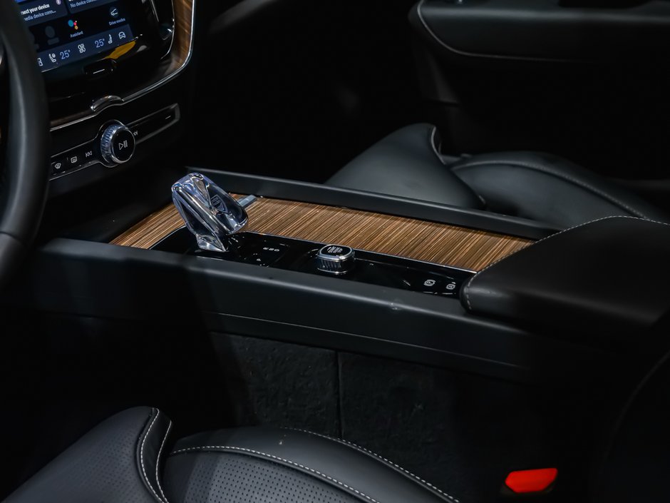 Volvo XC60 Recharge T8 AWD PLUG-IN HYBRID ULTIMATE DARK THEME 2024-7