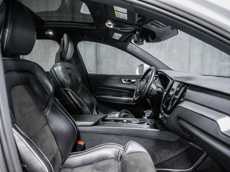 2018 Volvo XC60 T6 R-DESIGN-17