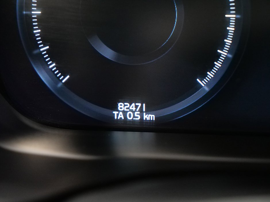 2018 Volvo XC60 T6 R-DESIGN-14