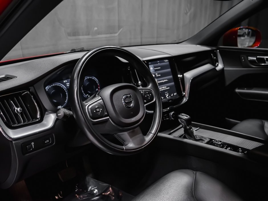 2018 Volvo XC60 T6 MOMENTUM CLIMATE VISION-6