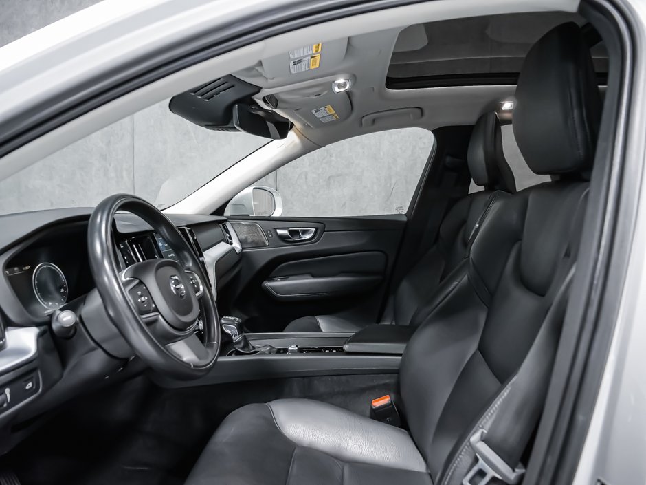 Volvo XC60 T6 MOMENTUM CLIMATE VISION HARMAN KARDON 2019-12