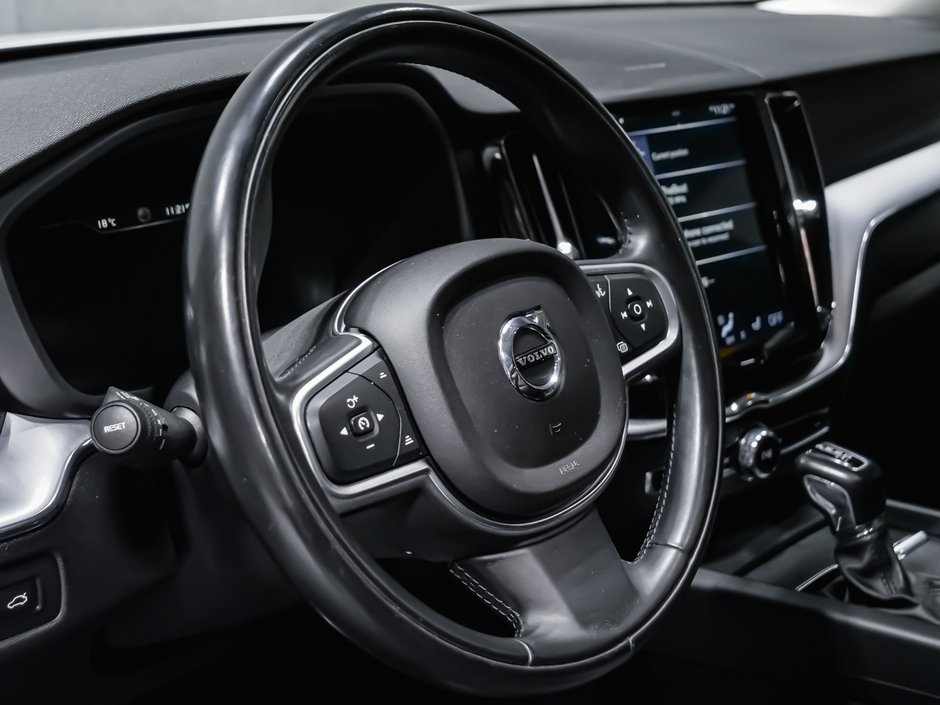 Volvo XC60 T6 MOMENTUM CLIMATE VISION HARMAN KARDON 2019-7